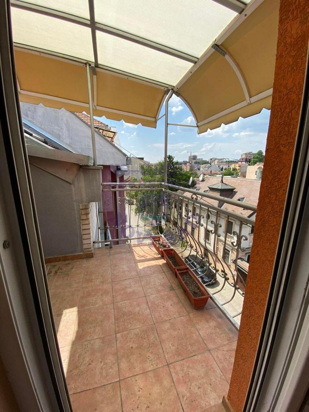Slika 2 - Trosoban, 100m2, Sajmište Novi Sad