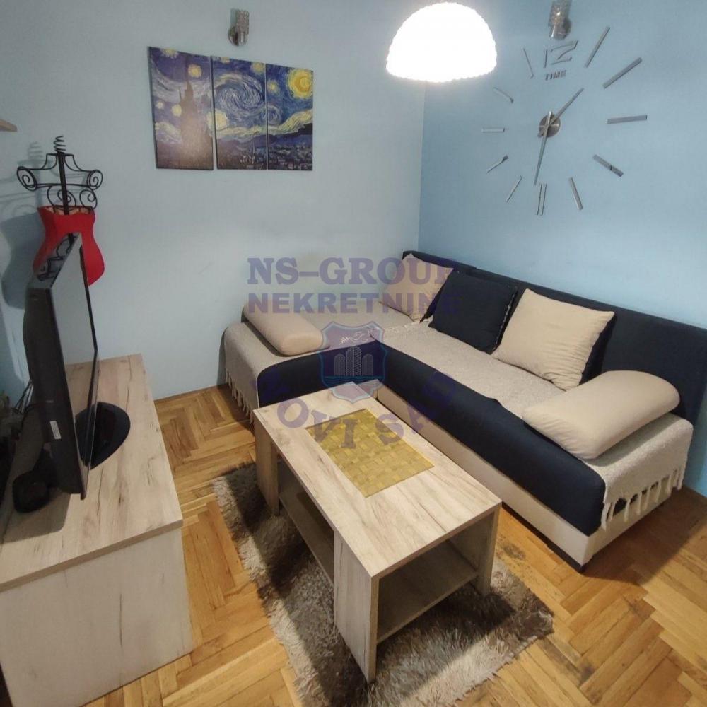 Slika 0 - Jednoiposoban stan od 32m2 u srcu Novog Sada