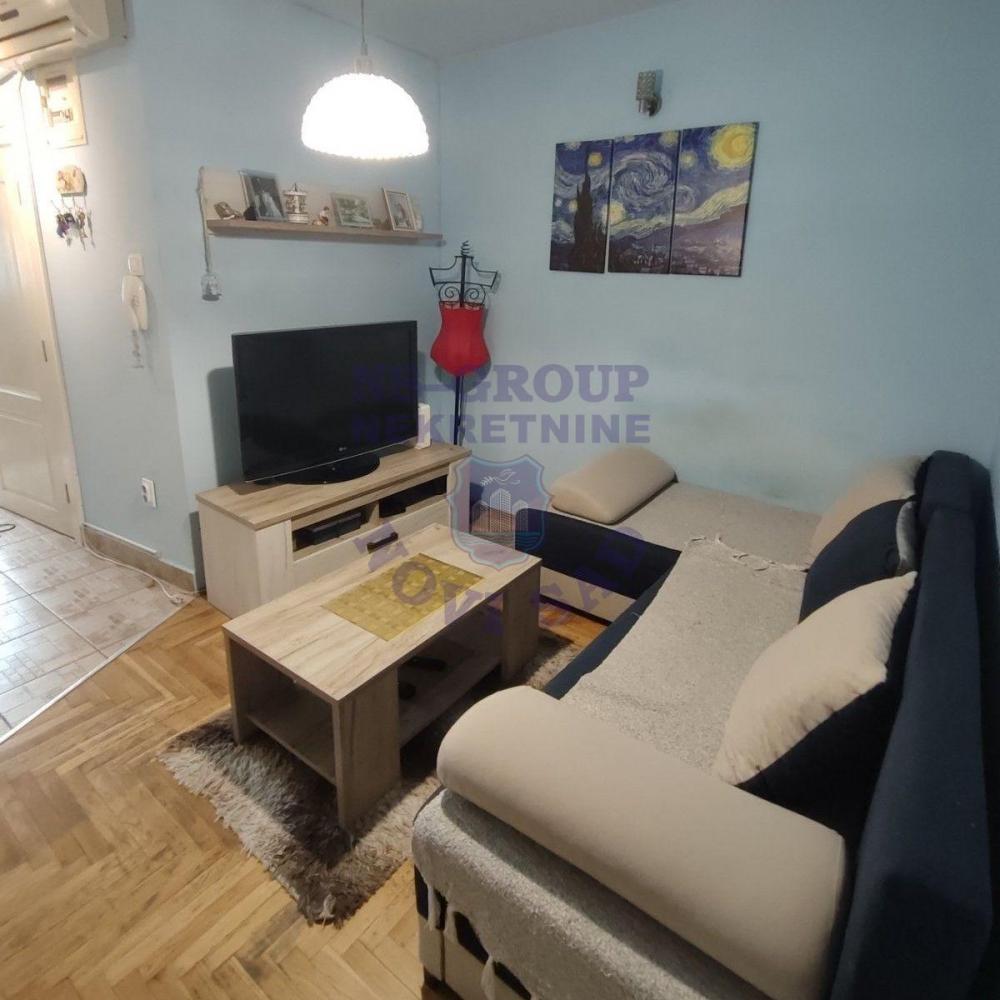 Slika 1 - Jednoiposoban stan od 32m2 u srcu Novog Sada