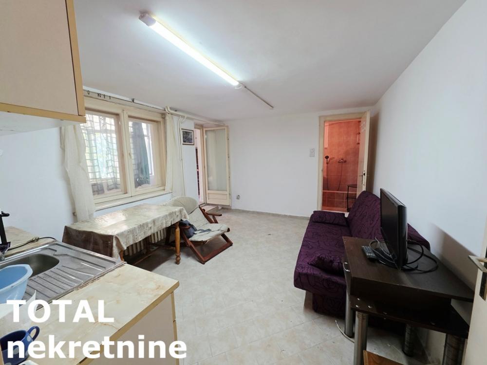 Slika 2 - Stan,NOVI SAD,CENTAR,kv: 32.00, € 72000, ID: 1102976