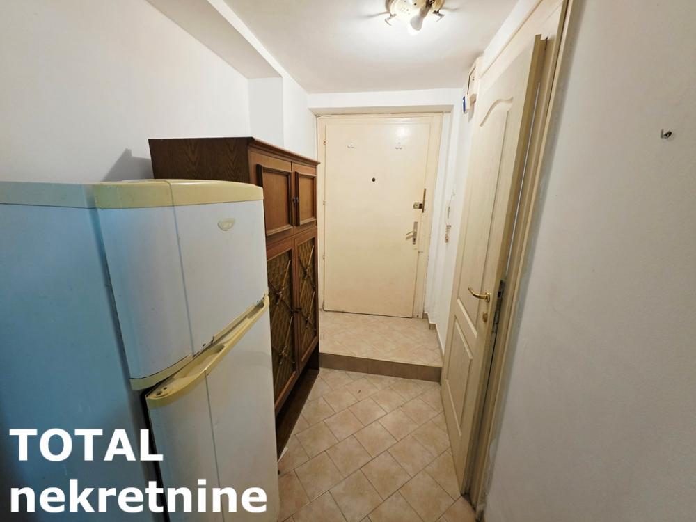 Slika 6 - Stan,NOVI SAD,CENTAR,kv: 32.00, € 72000, ID: 1102976