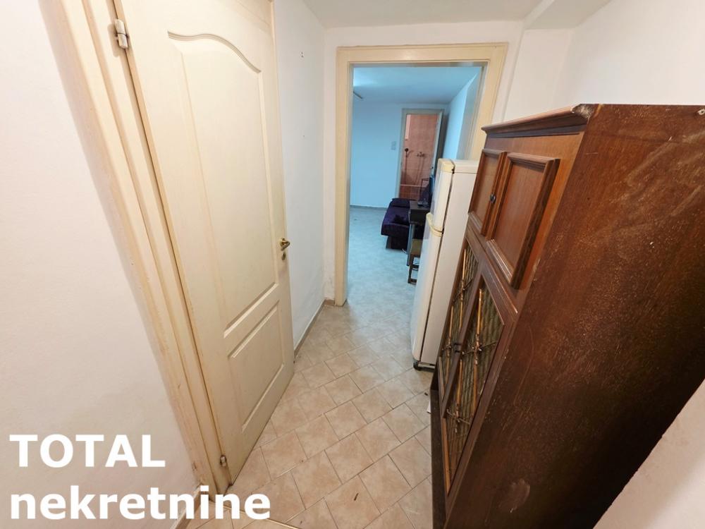 Slika 7 - Stan,NOVI SAD,CENTAR,kv: 32.00, € 72000, ID: 1102976