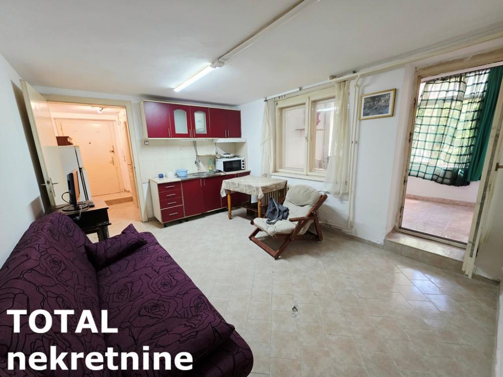Slika 1 - Stan,NOVI SAD,CENTAR,kv: 32.00, € 72000, ID: 1102976