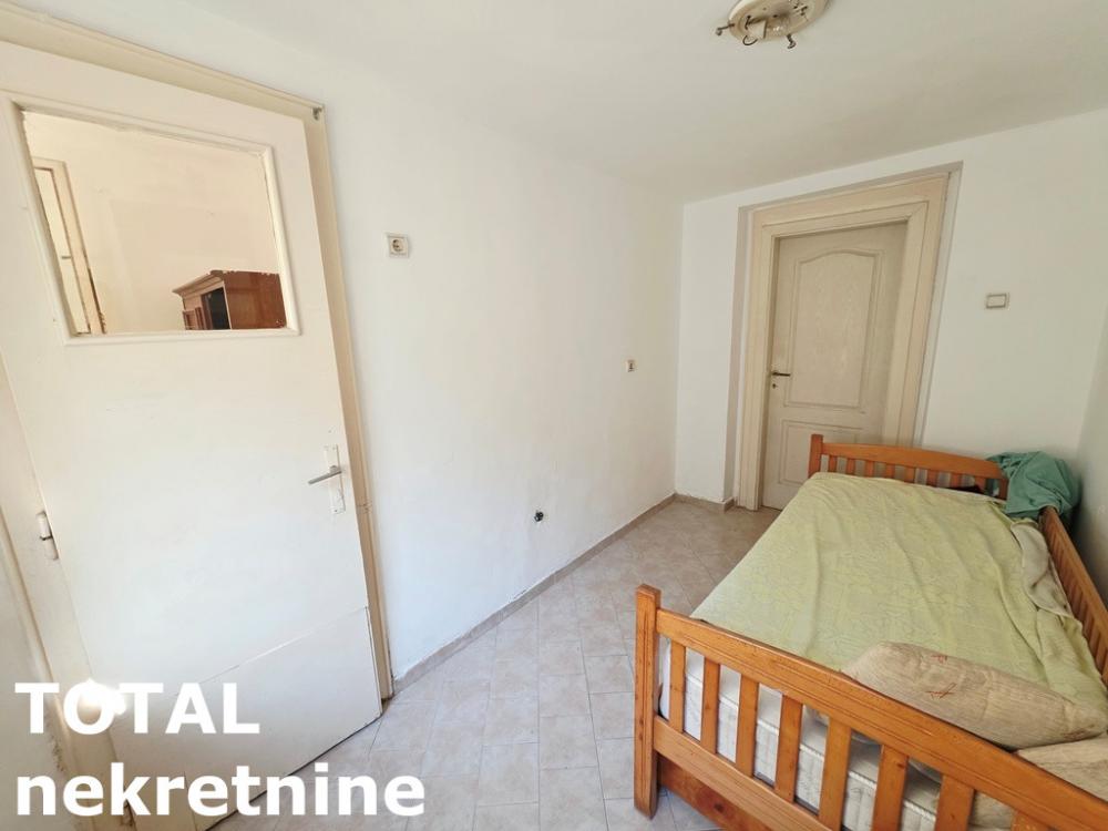 Slika 3 - Stan,NOVI SAD,CENTAR,kv: 32.00, € 72000, ID: 1102976