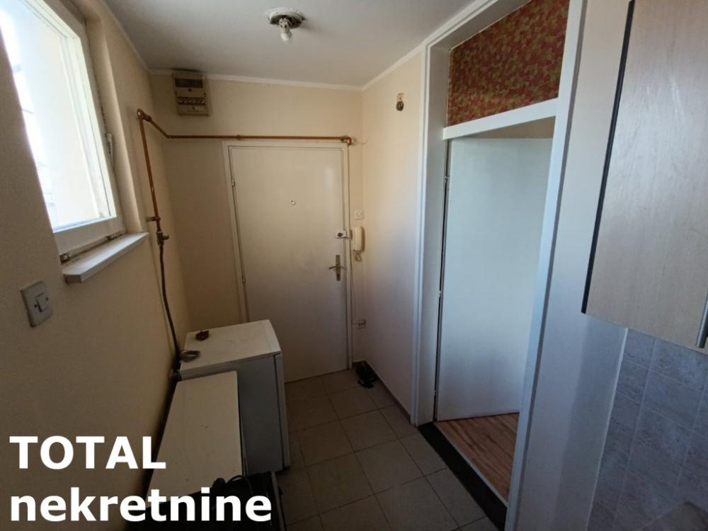 Slika 8 - Stan,NOVI SAD,GRBAVICA,kv: 22.00, € 63900, ID: 1099817