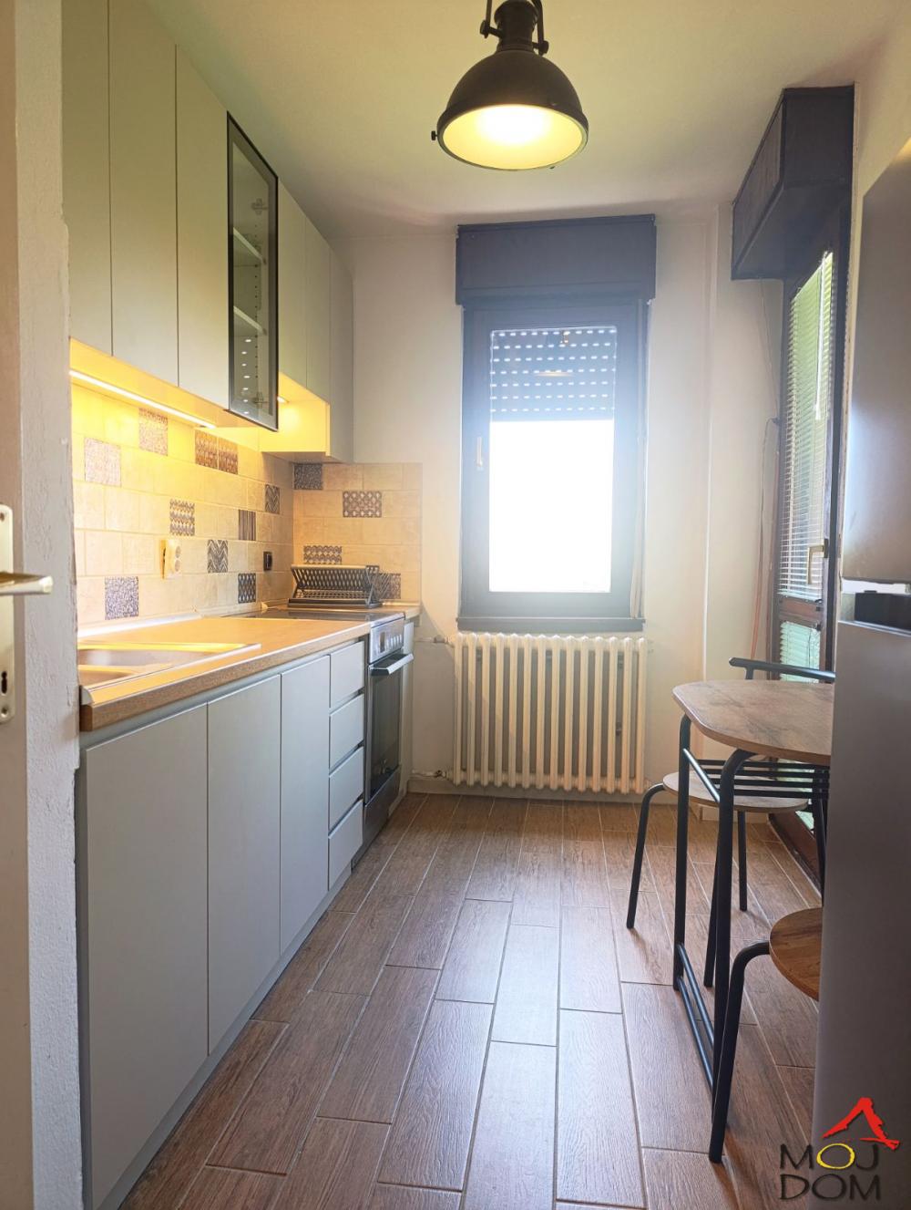 Slika 8 - Stan,NOVI SAD,BULEVAR,kv: 54, € 169900, ID: 1032598