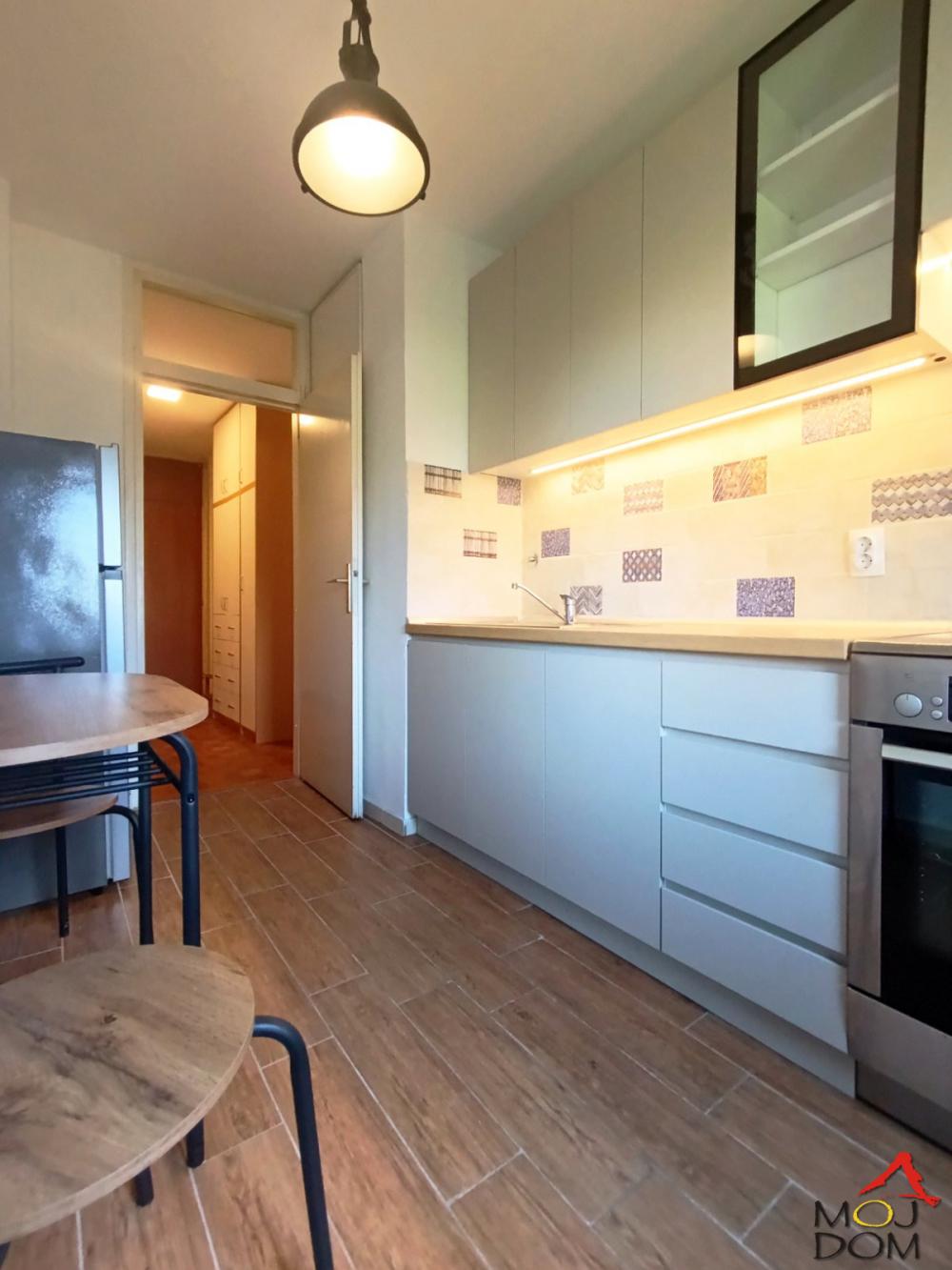 Slika 9 - Stan,NOVI SAD,BULEVAR,kv: 54, € 169900, ID: 1032598