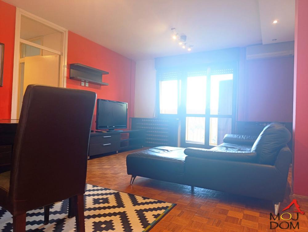Slika 5 - Stan,NOVI SAD,BULEVAR,kv: 54, € 169900, ID: 1032598