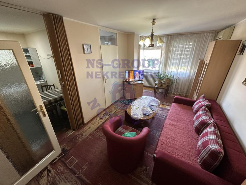 Glavna slika -Odlican jednoiposoban stan na Novom Naselju!