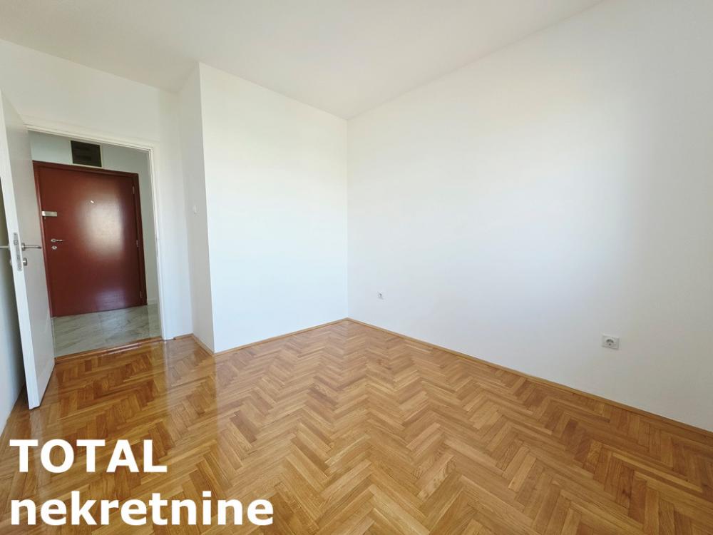 Slika 6 - Stan,NOVI SAD,NOVA DETELINARA,kv: 45.00, € 144000, ID: 1102952