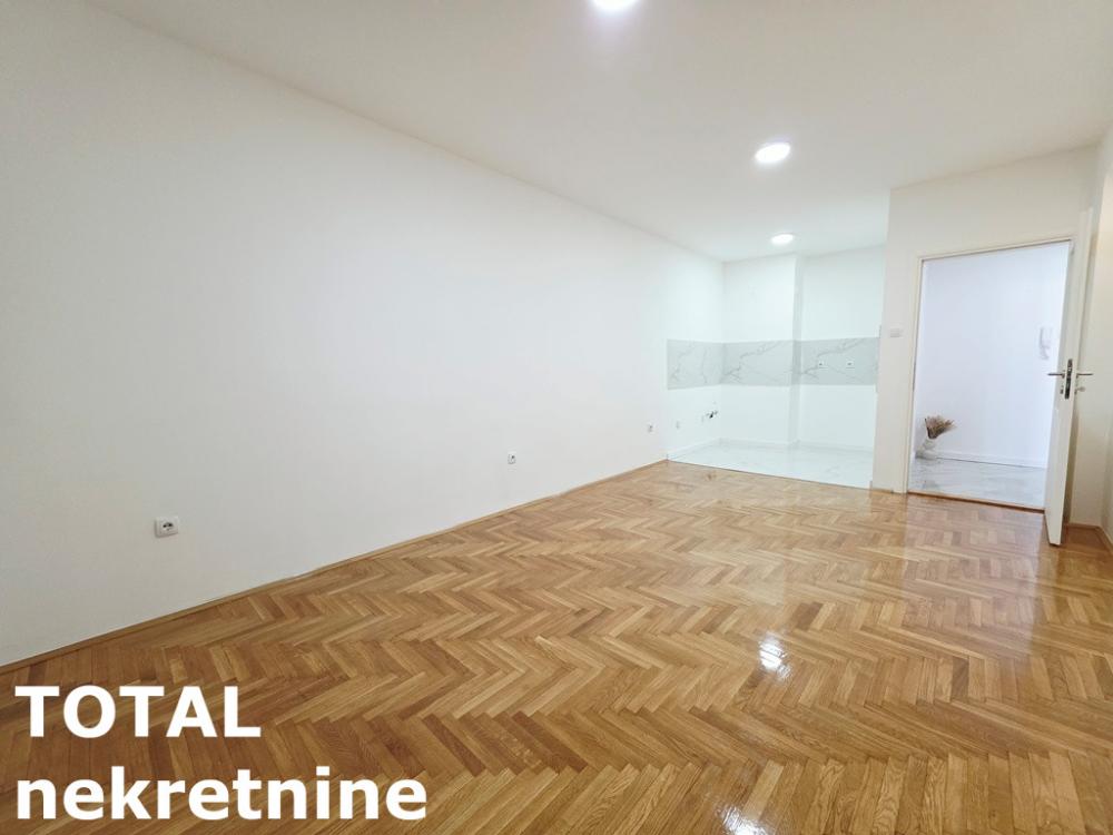Slika 2 - Stan,NOVI SAD,NOVA DETELINARA,kv: 45.00, € 144000, ID: 1102952
