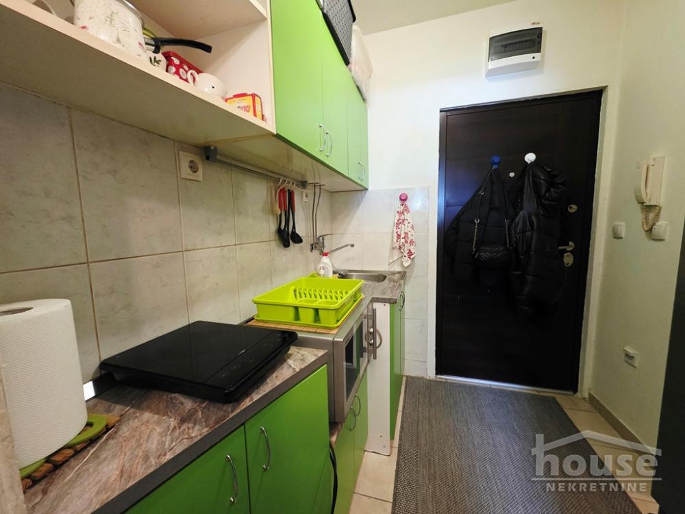 Slika 3 - Stan,NOVI SAD,BULEVAR,kv: 17.00, € 59000, ID: 1066135