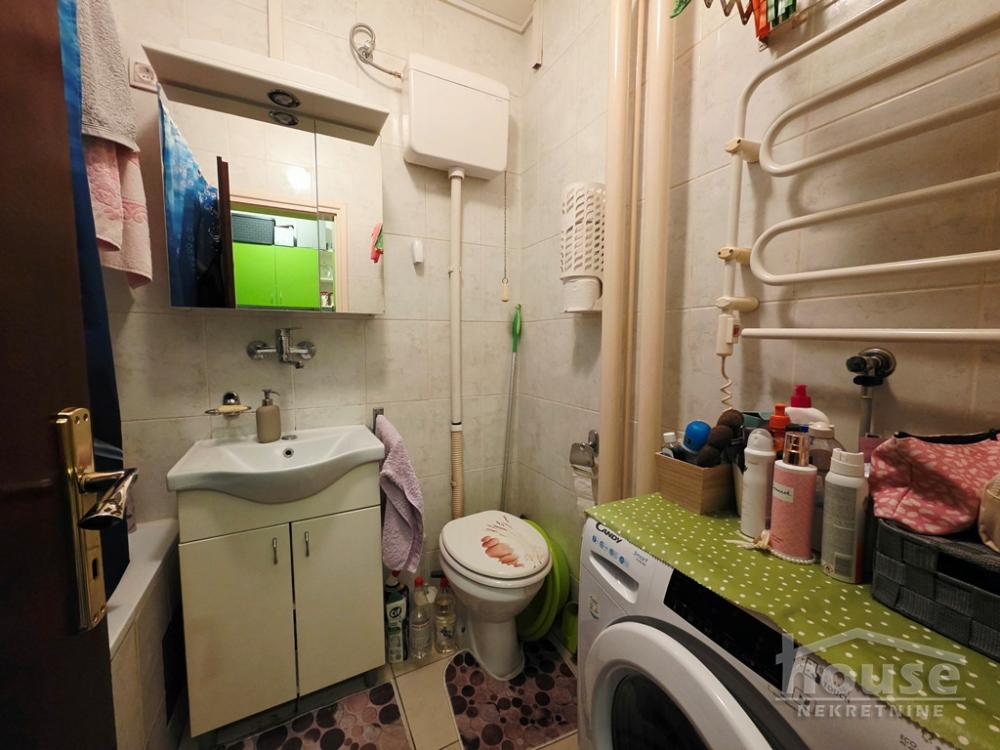 Slika 4 - Stan,NOVI SAD,BULEVAR,kv: 17.00, € 59000, ID: 1066135