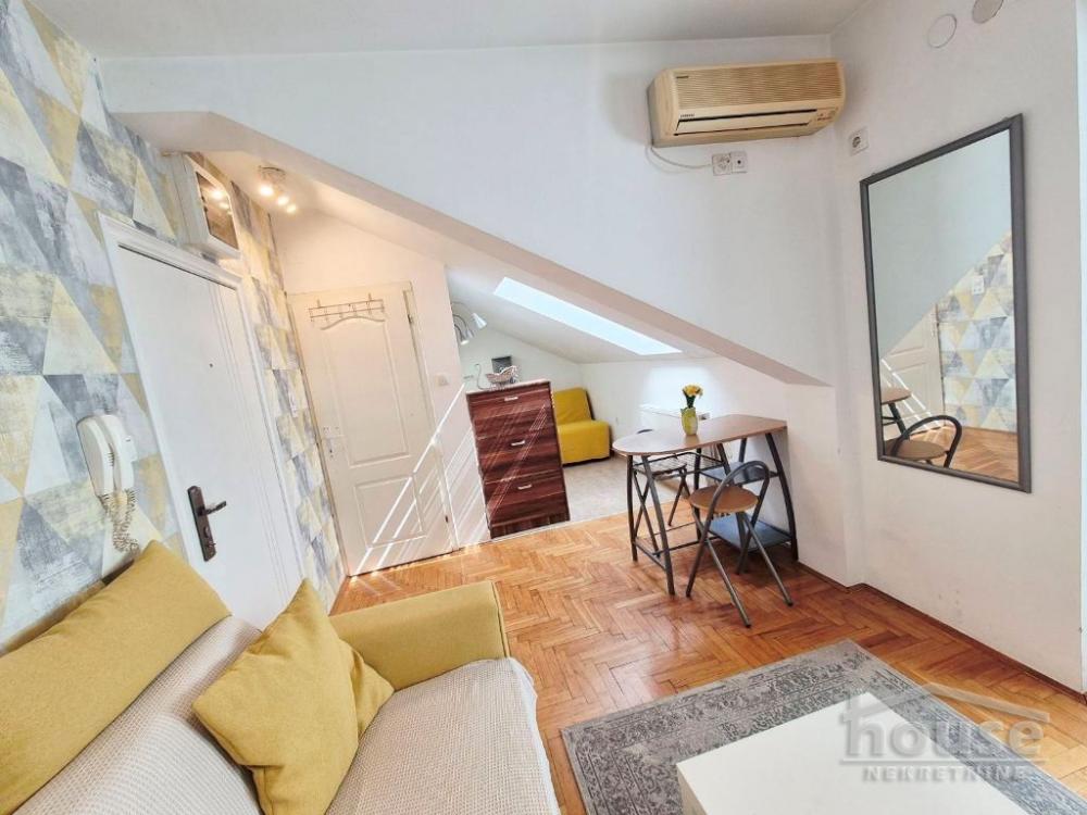 Slika 10 - Stan,NOVI SAD,CENTAR,kv: 29.00, € 82000, ID: 1066137