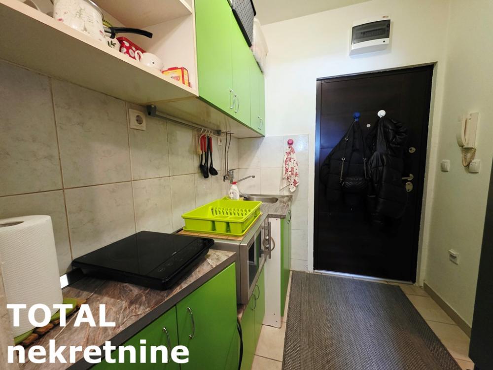 Slika 3 - Stan,NOVI SAD,BULEVAR,kv: 17.00, € 59000, ID: 1102981