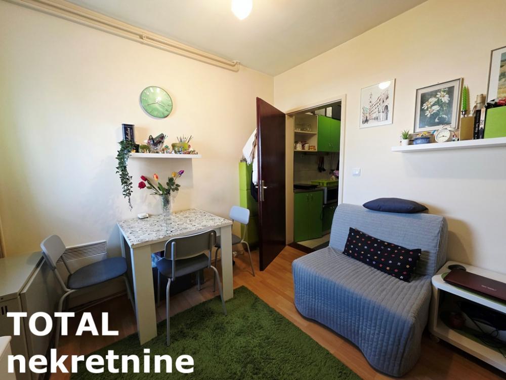 Slika 1 - Stan,NOVI SAD,BULEVAR,kv: 17.00, € 59000, ID: 1102981