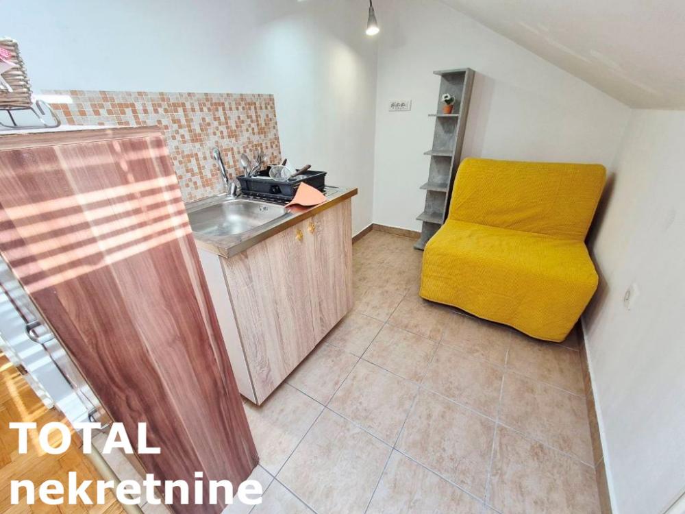 Slika 7 - Stan,NOVI SAD,CENTAR,kv: 29.00, € 82000, ID: 1102983