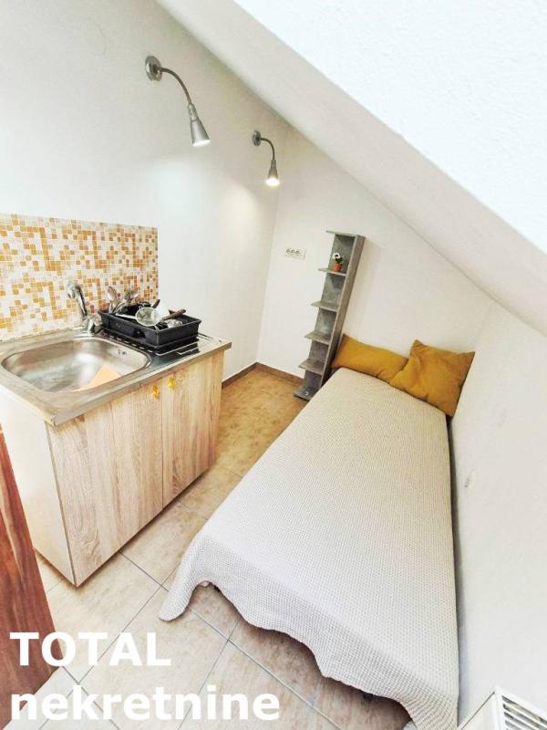 Slika 8 - Stan,NOVI SAD,CENTAR,kv: 29.00, € 82000, ID: 1102983