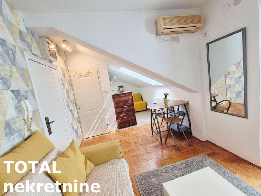 Slika 11 - Stan,NOVI SAD,CENTAR,kv: 29.00, € 82000, ID: 1102983