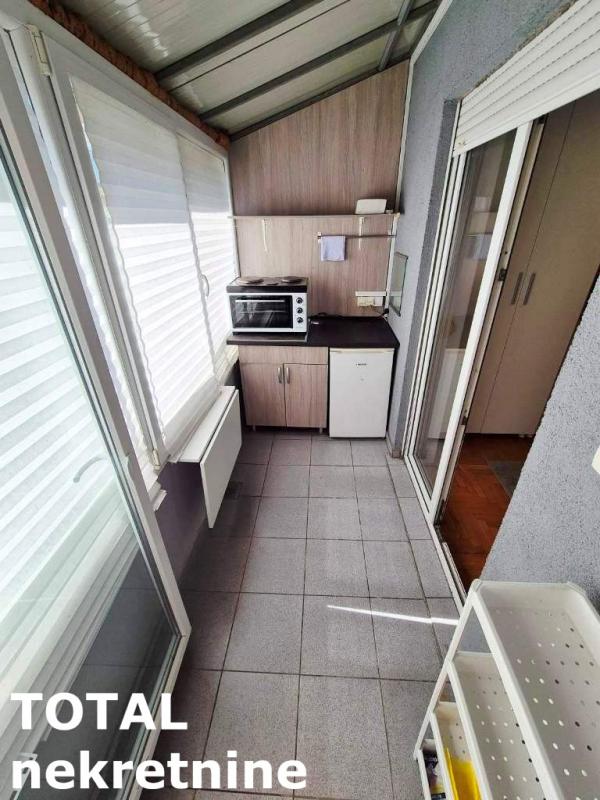 Slika 2 - Stan,NOVI SAD,CENTAR,kv: 29.00, € 82000, ID: 1102983