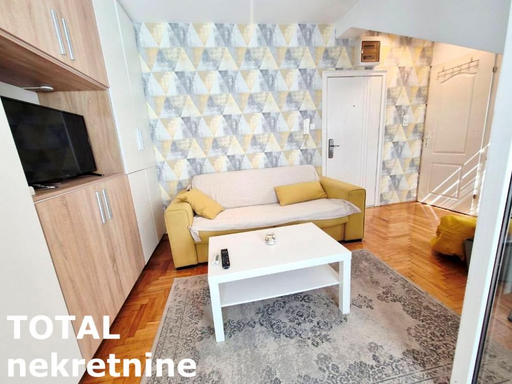Slika 5 - Stan,NOVI SAD,CENTAR,kv: 29.00, € 82000, ID: 1102983