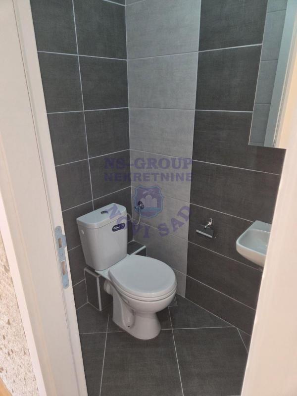 Slika 4 - Trosoban, 65m2, Telep Novi Sad, sa terasom, ima lift