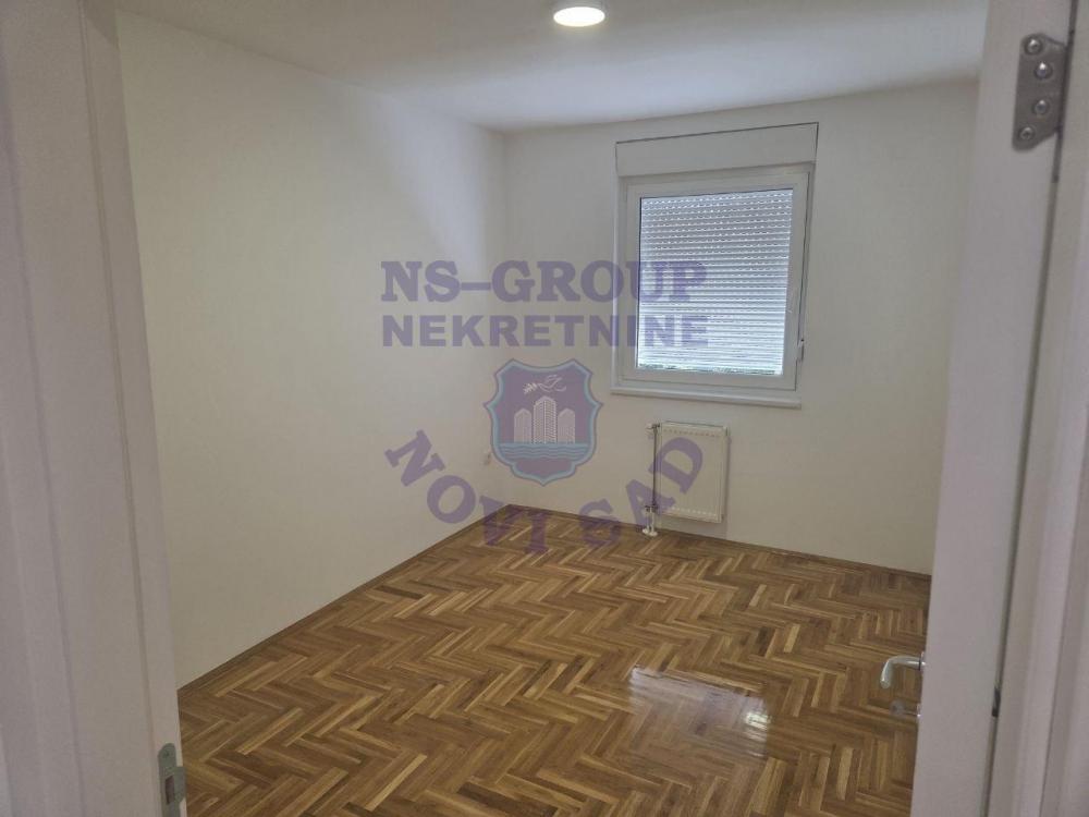 Slika 7 - Trosoban, 65m2, Telep Novi Sad, sa terasom, ima lift