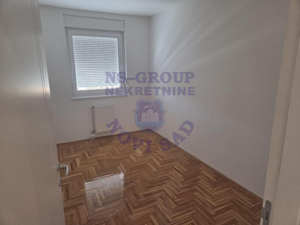 Slika 6 - Trosoban, 65m2, Telep Novi Sad, sa terasom, ima lift