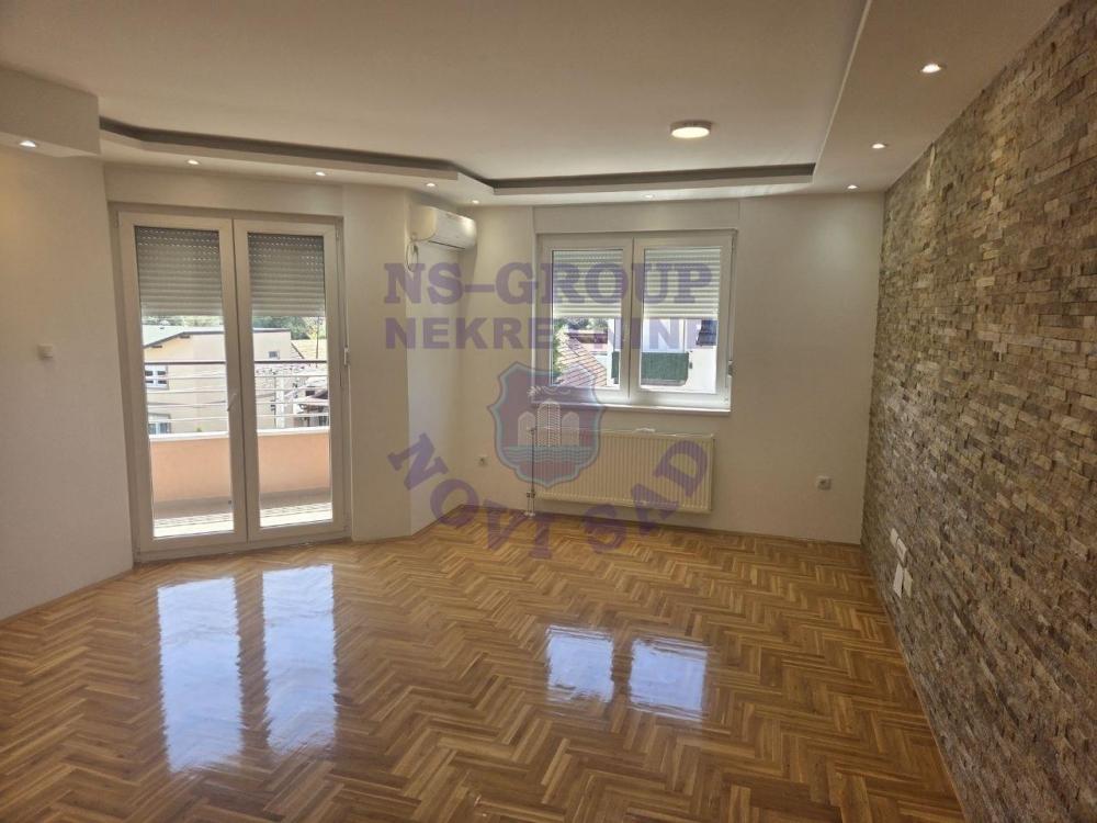 Slika 10 - Trosoban, 65m2, Telep Novi Sad, sa terasom, ima lift