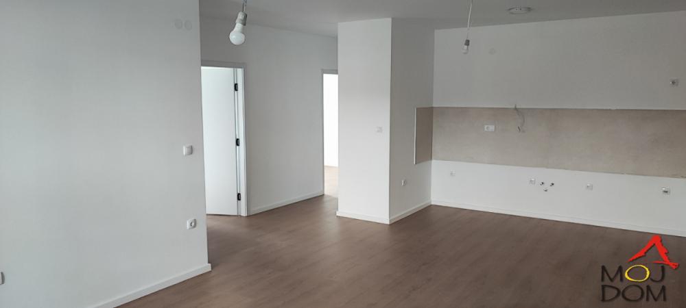 Slika 1 - Stan,PETROVARADIN,ALIBEGOVAC,kv: 82, € 195700, ID: 1032512