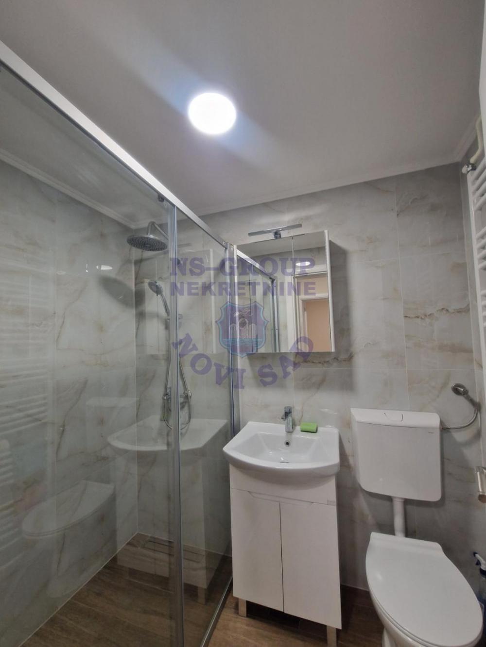 Slika 8 - Jednoiposoban, 41m2, Novo naselje Novi Sad, sa terasom