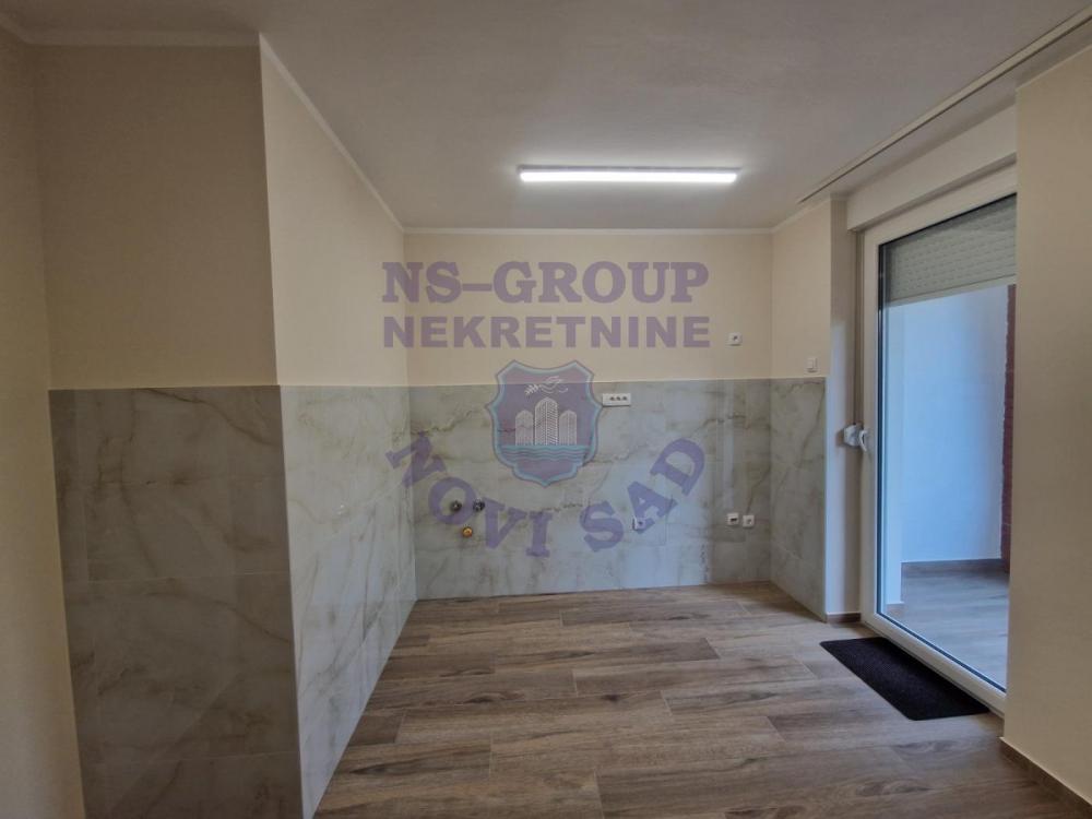 Slika 1 - Jednoiposoban, 41m2, Novo naselje Novi Sad, sa terasom
