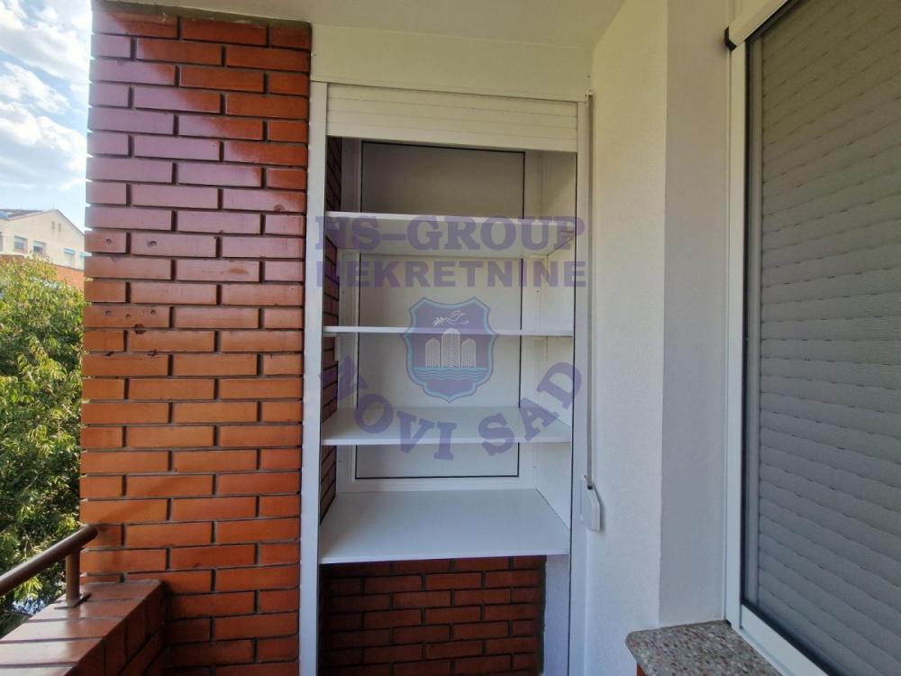 Slika 11 - Jednoiposoban, 41m2, Novo naselje Novi Sad, sa terasom