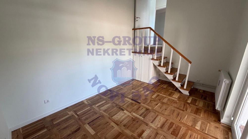 Slika 3 - Prodaja stana, 47m2, Adamovićevo naselje Novi Sad, sa terasom, ima lift
