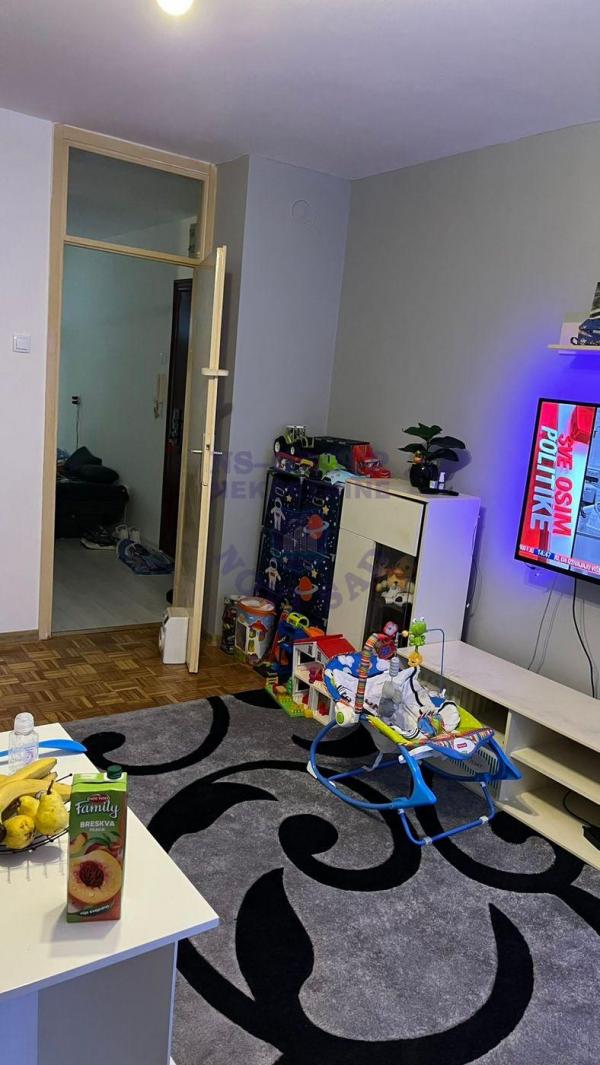 Slika 5 - Jednosoban, Novo naselje Novi Sad, sa terasom