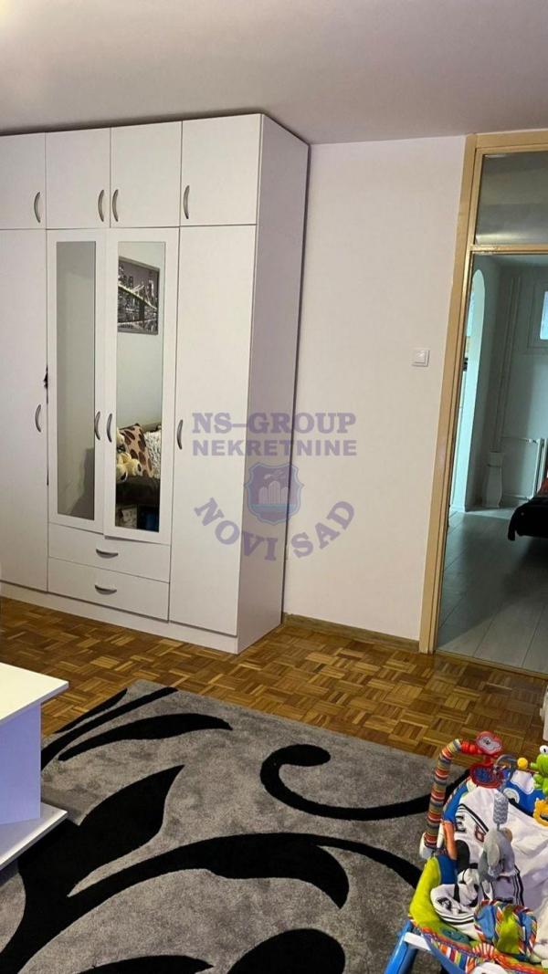 Slika 2 - Jednosoban, Novo naselje Novi Sad, sa terasom