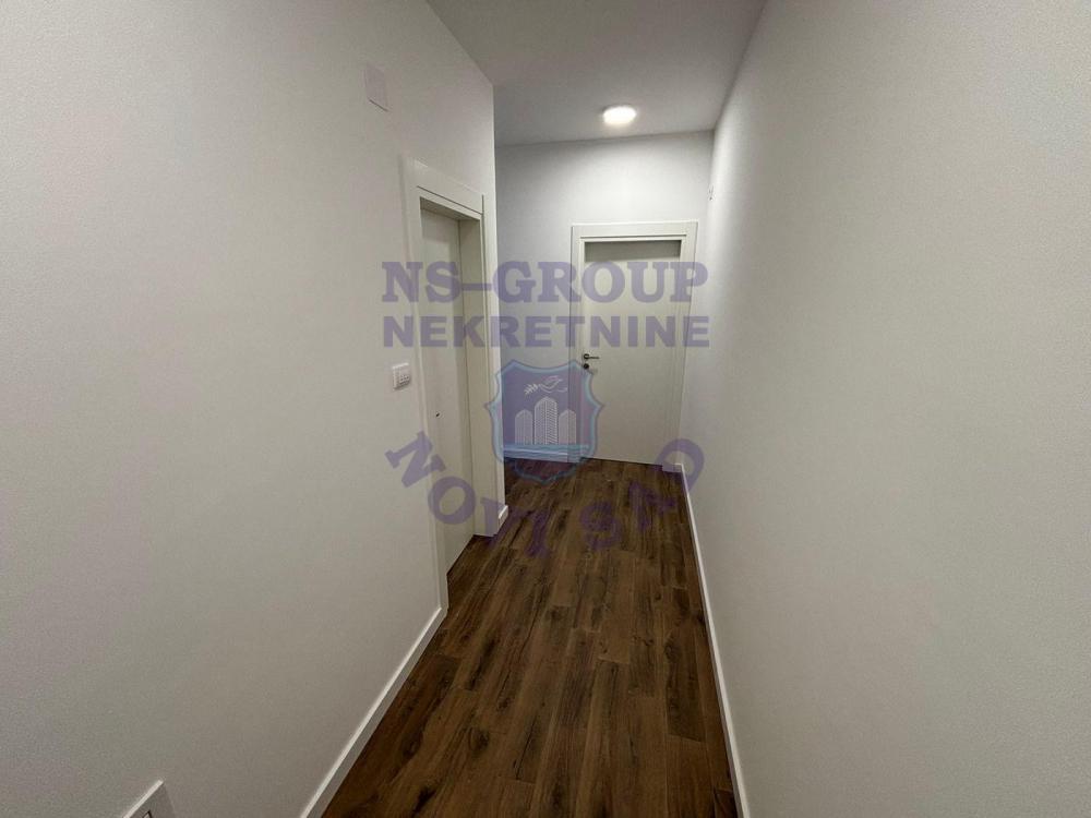 Slika 4 - Četvorosoban, 110m2, Bulevar patrijarha Pavla (Somborski bulevar) Novi Sad, sa terasom