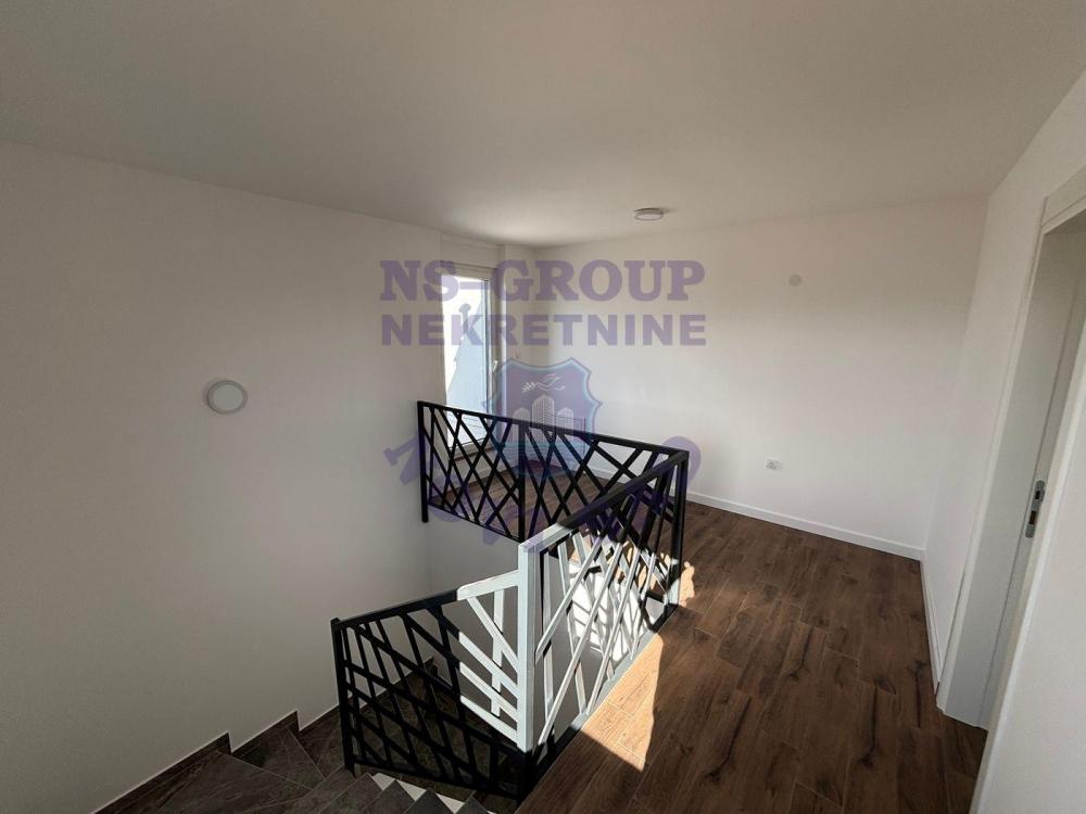 Slika 2 - Četvorosoban, 110m2, Bulevar patrijarha Pavla (Somborski bulevar) Novi Sad, sa terasom