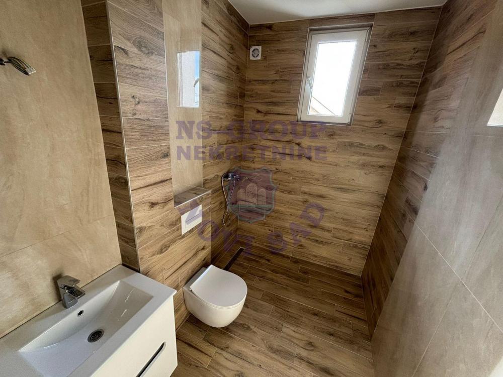 Slika 1 - Četvorosoban, 110m2, Bulevar patrijarha Pavla (Somborski bulevar) Novi Sad, sa terasom