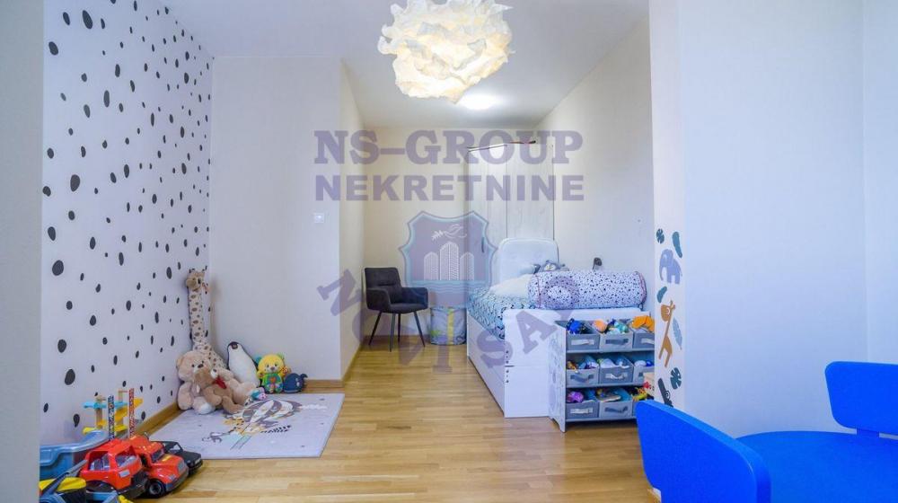Slika 5 - Petosoban, 173m2, Bulevar patrijarha Pavla (Somborski bulevar) Novi Sad, sa terasom, ima lift