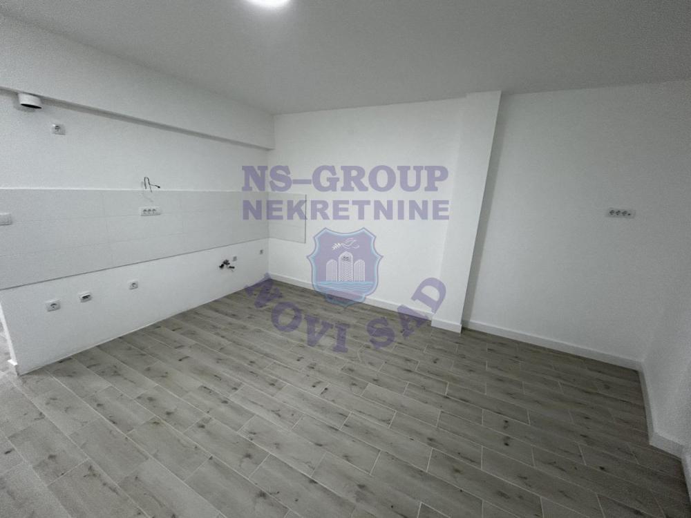 Slika 5 - Jednoiposoban, 36m2, Adice Novi Sad, sa terasom