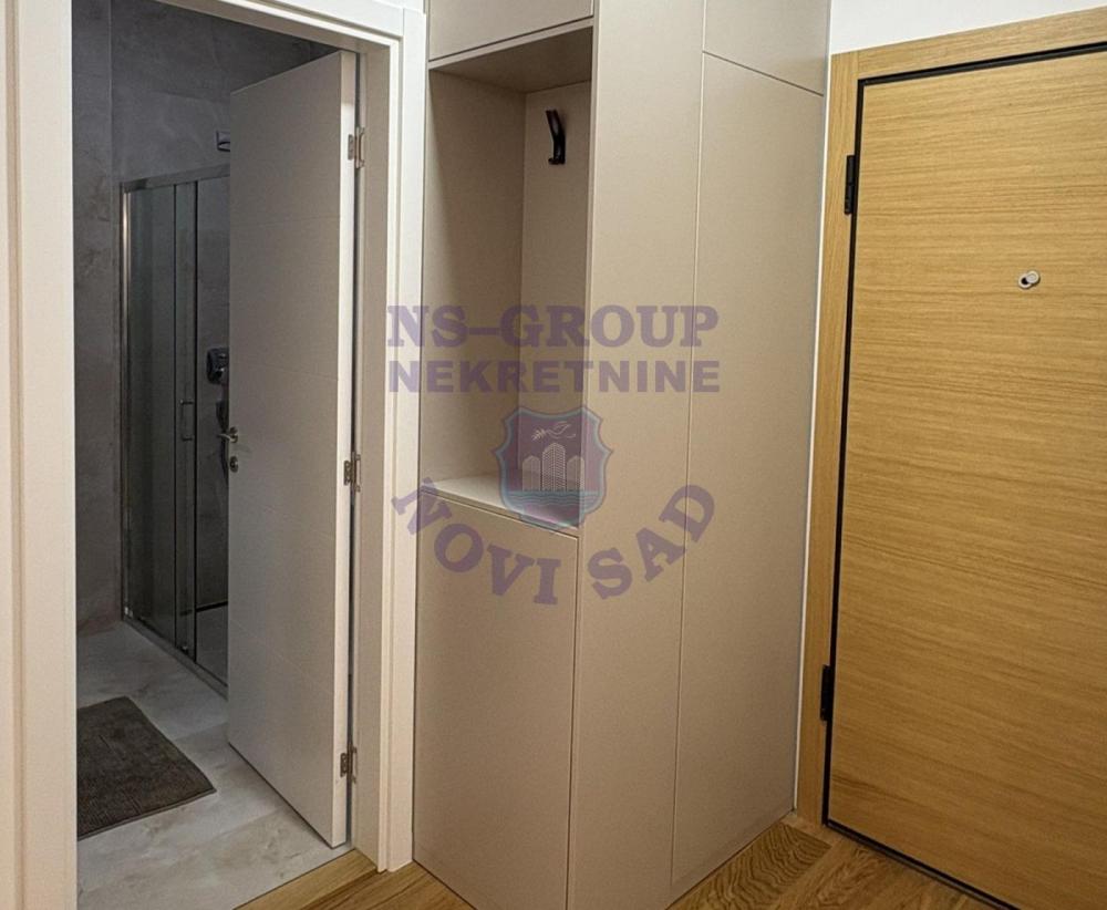 Slika 4 - Dvosoban, 43m2, Grbavica Novi Sad, sa terasom, ima lift