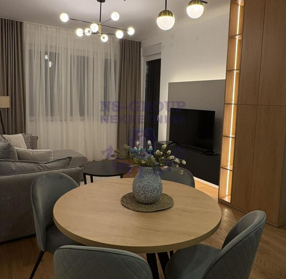 Slika 9 - Dvosoban, 43m2, Grbavica Novi Sad, sa terasom, ima lift