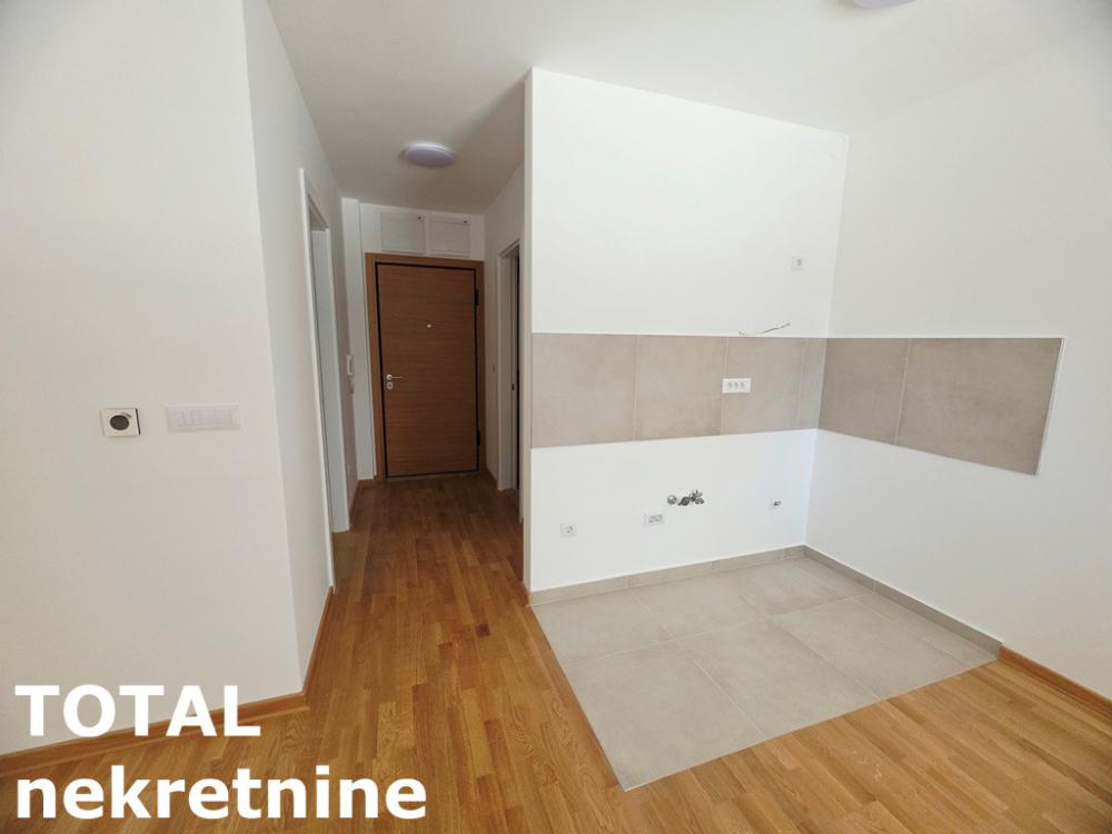 Slika 4 - Stan,NOVI SAD,TELEP,kv: 40.00, € 125000, ID: 1102977