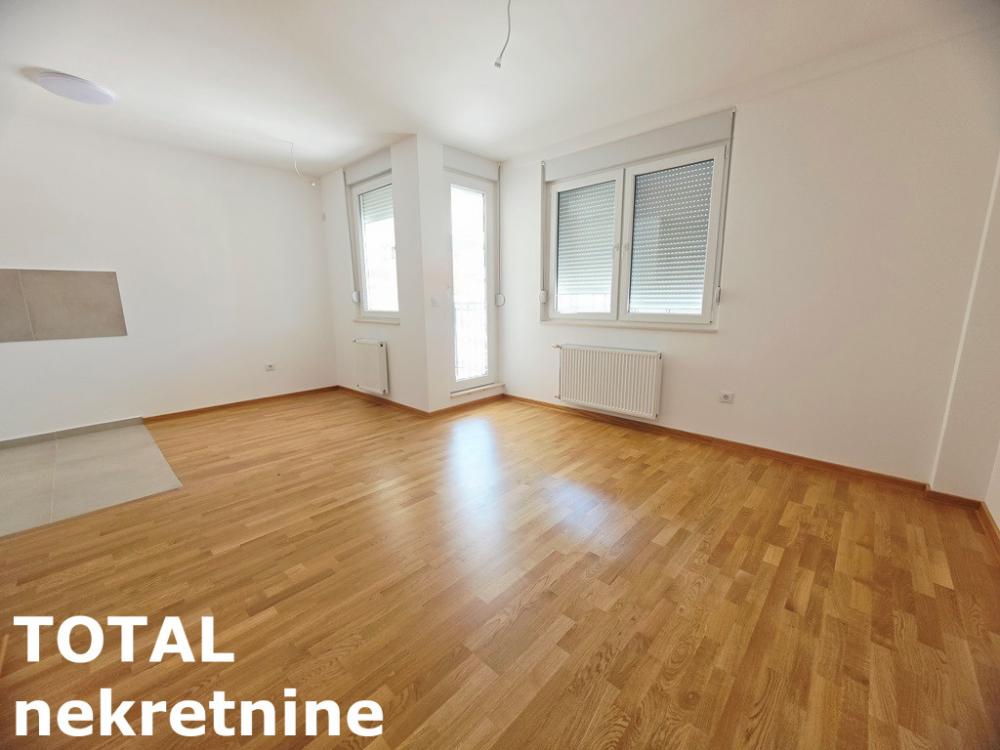 Slika 3 - Stan,NOVI SAD,TELEP,kv: 40.00, € 125000, ID: 1102977