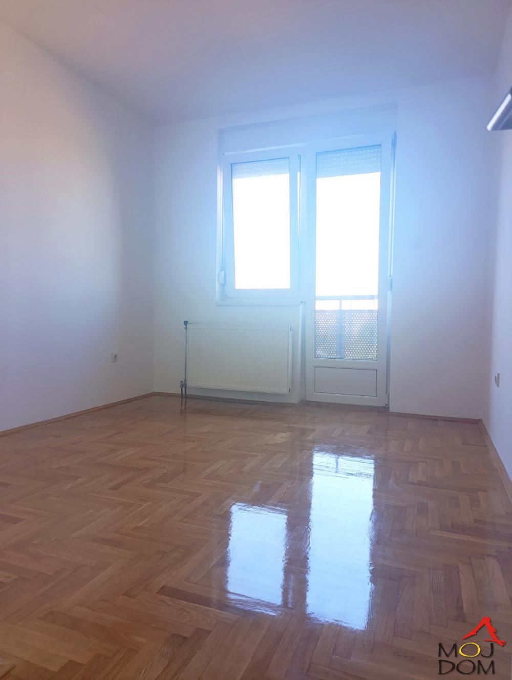 Slika 3 - Stan,NOVI SAD,NOVA DETELINARA,kv: 45, € 148350, ID: 1032523