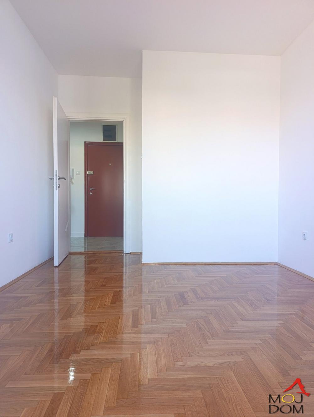 Slika 4 - Stan,NOVI SAD,NOVA DETELINARA,kv: 45, € 148350, ID: 1032523