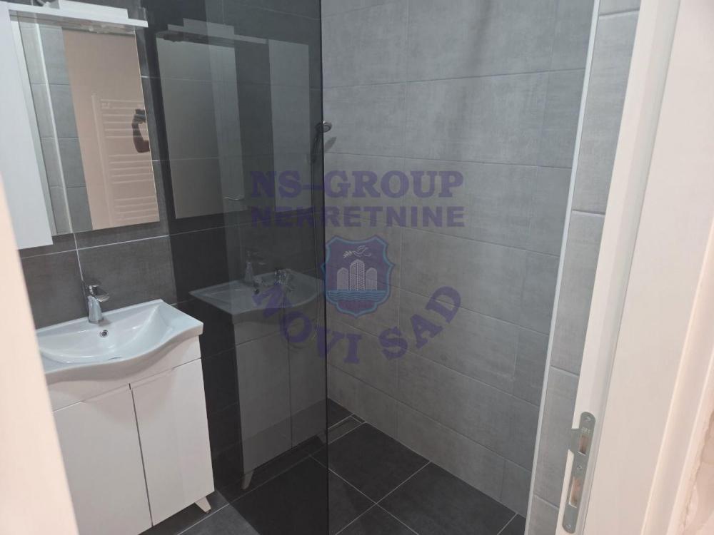 Slika 4 - Prodaja stana, 65m2, Telep Novi Sad, sa terasom, ima lift