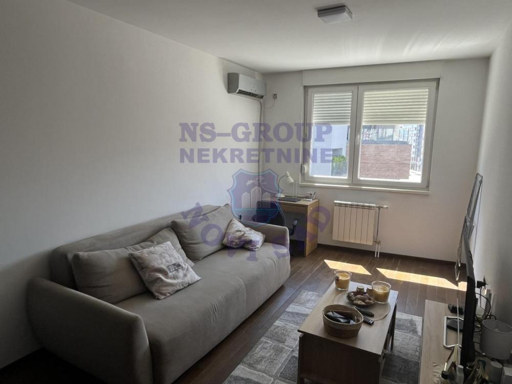 Glavna slika -Prodaja stana, 25m2, Bulevar Evrope Novi Sad, ima lift