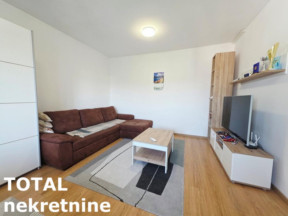 Slika 2 - Stan,NOVI SAD,CENTAR,kv: 33.00, € 90000, ID: 1102978
